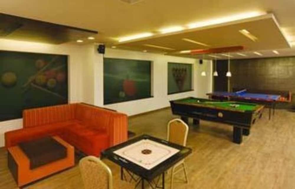 The Residence Hotel & Apartments Powai Мумбаи Экстерьер фото