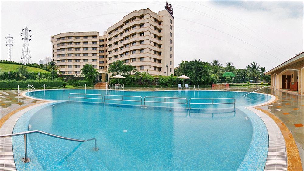 The Residence Hotel & Apartments Powai Мумбаи Экстерьер фото
